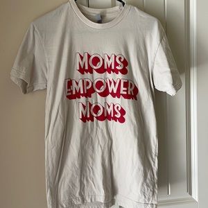 Moms T-shirt